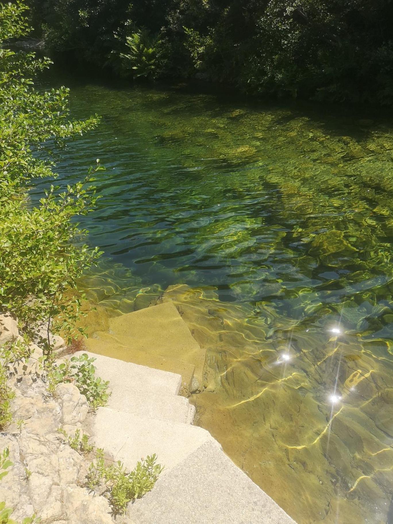 Villa Les Pieds Dans L'Eau Le Pont du Travo Exteriör bild